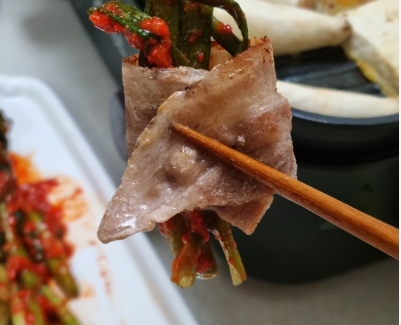 한돈 뒷고기 돈두롤(뽈항정) 구이용 500g (냉동)